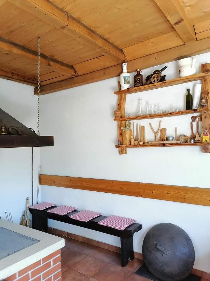 Kvasina Apartments Zadvarje Bagian luar foto
