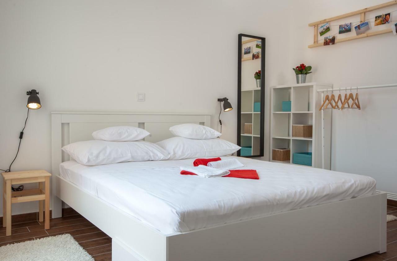 Kvasina Apartments Zadvarje Bagian luar foto